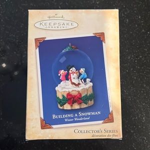 NIB2004 HallmarkKeepsake”Building A Snowman-Winter Winderland”Collector Series